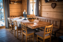 Roubenka u sjezdovky 