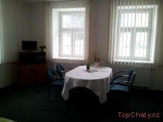Apartmány Mladé Buky obýv. pokoj + jídelna