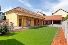 Pension Čížek pohled na parkovací část
