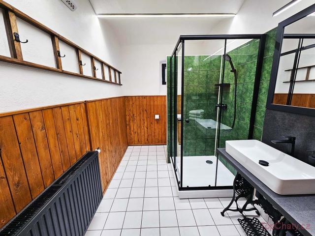 Hájenka pod smrkem koupelna