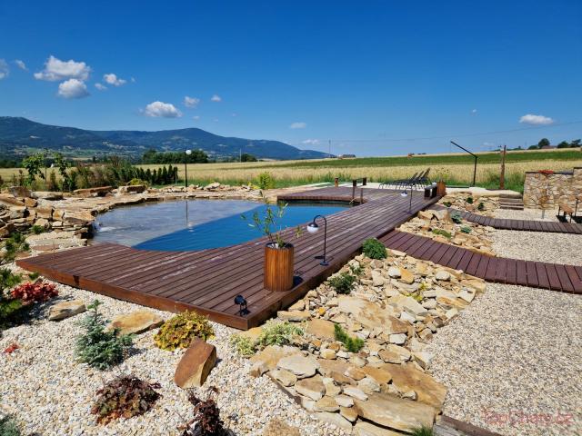 Penzion U Pinkasů koupací jezírko