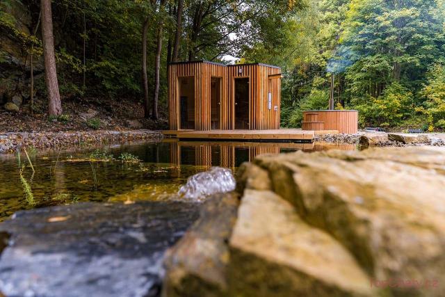 Apartmány NONE koupací jezírko, sauna a koupací sud
