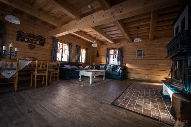 Roubenka u sjezdovky 