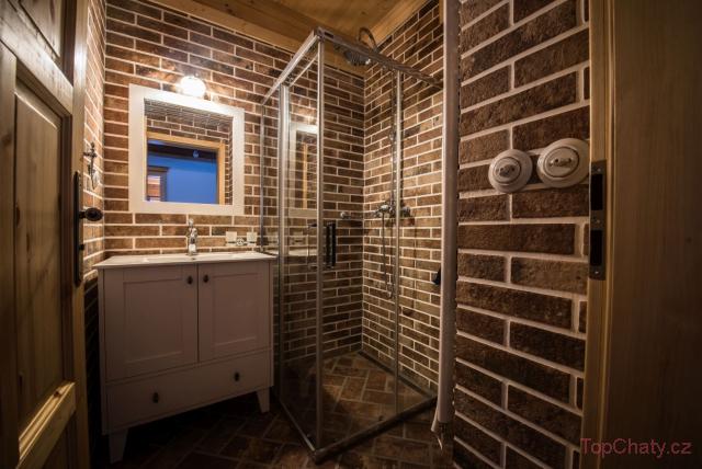 Roubenka u sjezdovky 