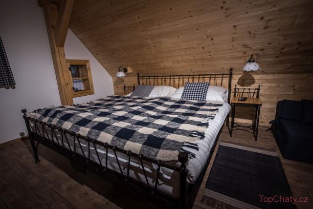 Roubenka u sjezdovky 