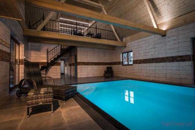 Roubenka u sjezdovky 