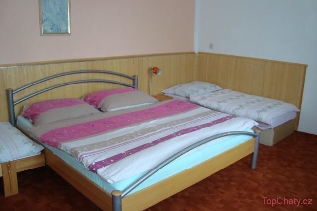Ubytování v Moravském krasu ložnice