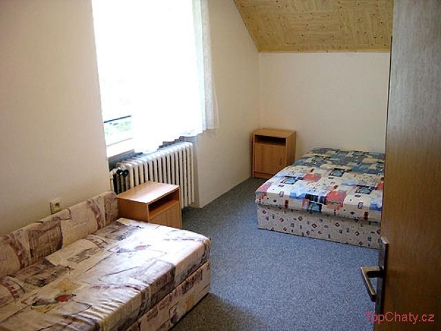 Chata u lesa ložnice 2