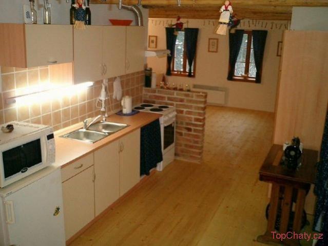Dřevěnica Jezerné kuchyň
