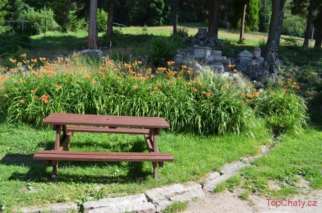 Horská chata Barbora Posezení u skalky a hradu
