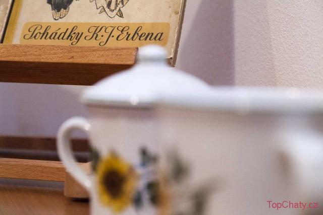 Chalupa Za Humny Žlutý pokoj - dekorace