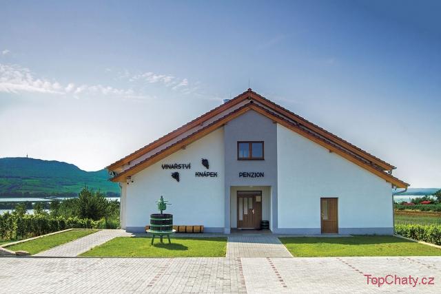 VINAŘSTVÍ A PENZION KNÁPEK STRACHOTÍN 