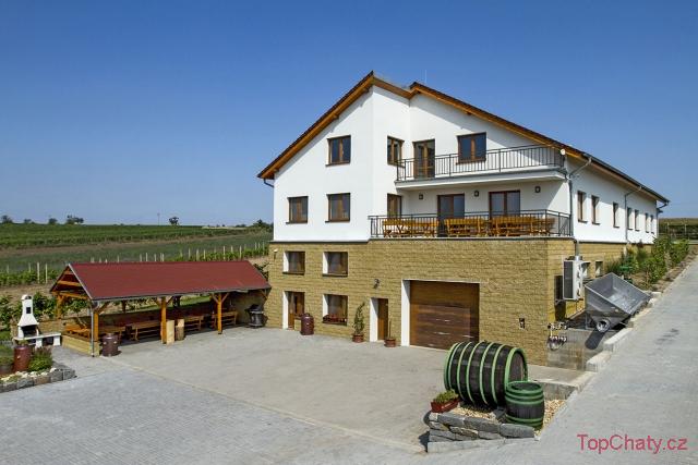 VINAŘSTVÍ A PENZION KNÁPEK STRACHOTÍN 