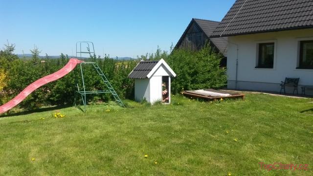 Chaloupka na Vršku dětské hřiště