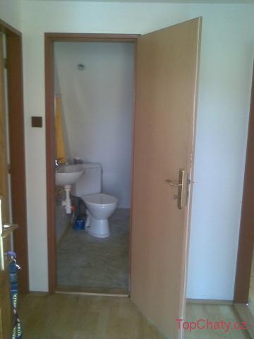 Chatka mezi rybníčky WC