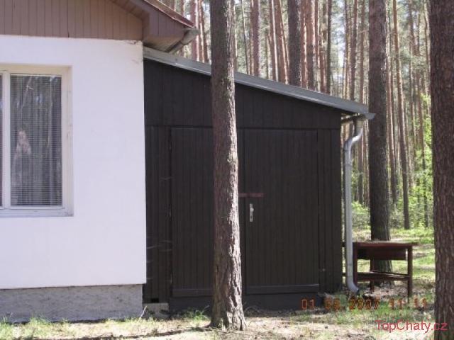 Chata ve Starých Splavech kůlna